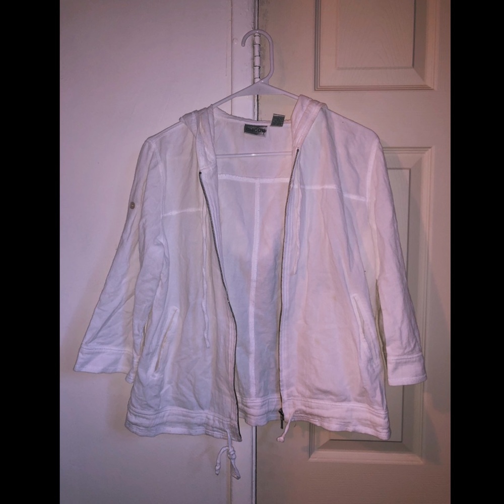 White zip up hooded jacket